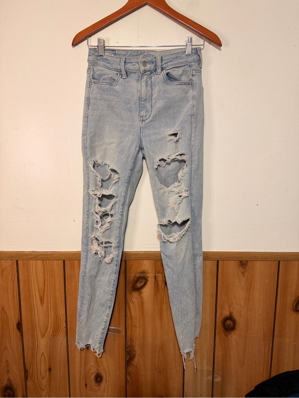 American Eagle Outfitters Light Blue Distressed Skinny Jeans